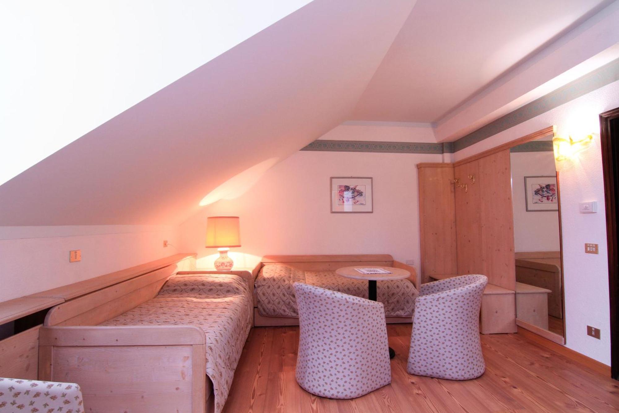G. Hotel Des Alpes 圣马蒂诺-迪卡斯特罗扎 外观 照片