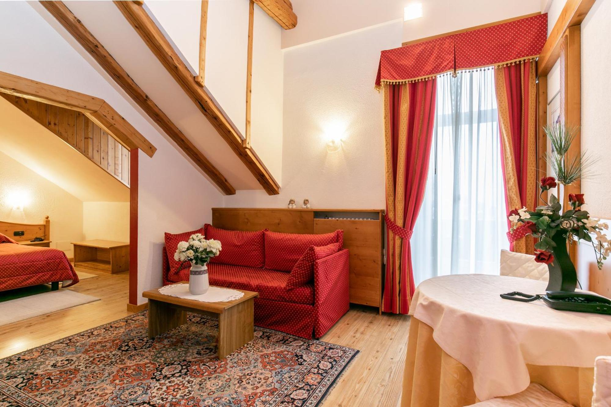 G. Hotel Des Alpes 圣马蒂诺-迪卡斯特罗扎 外观 照片