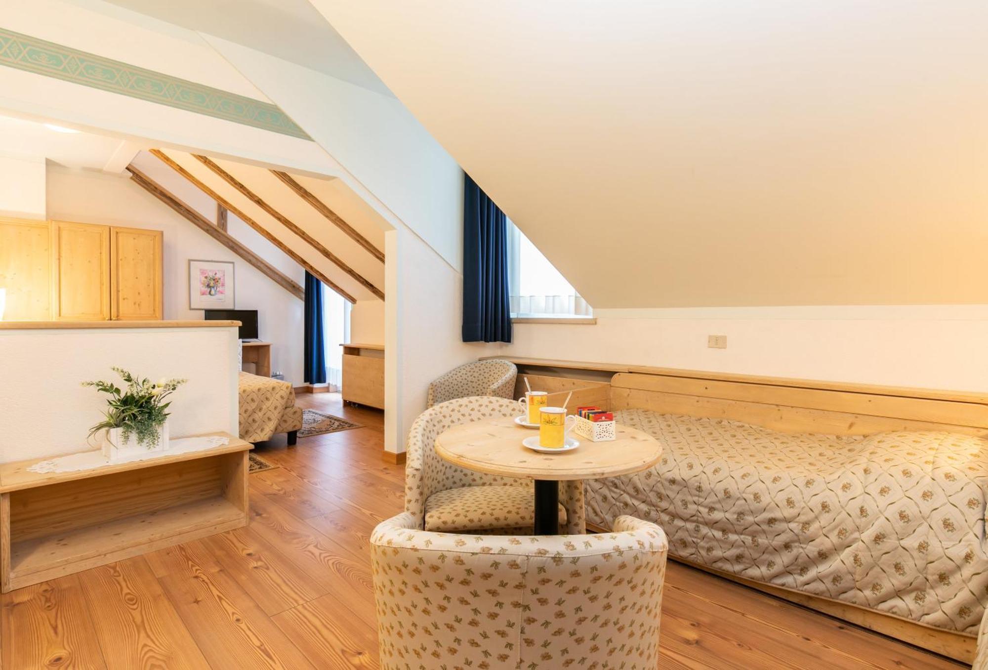 G. Hotel Des Alpes 圣马蒂诺-迪卡斯特罗扎 外观 照片