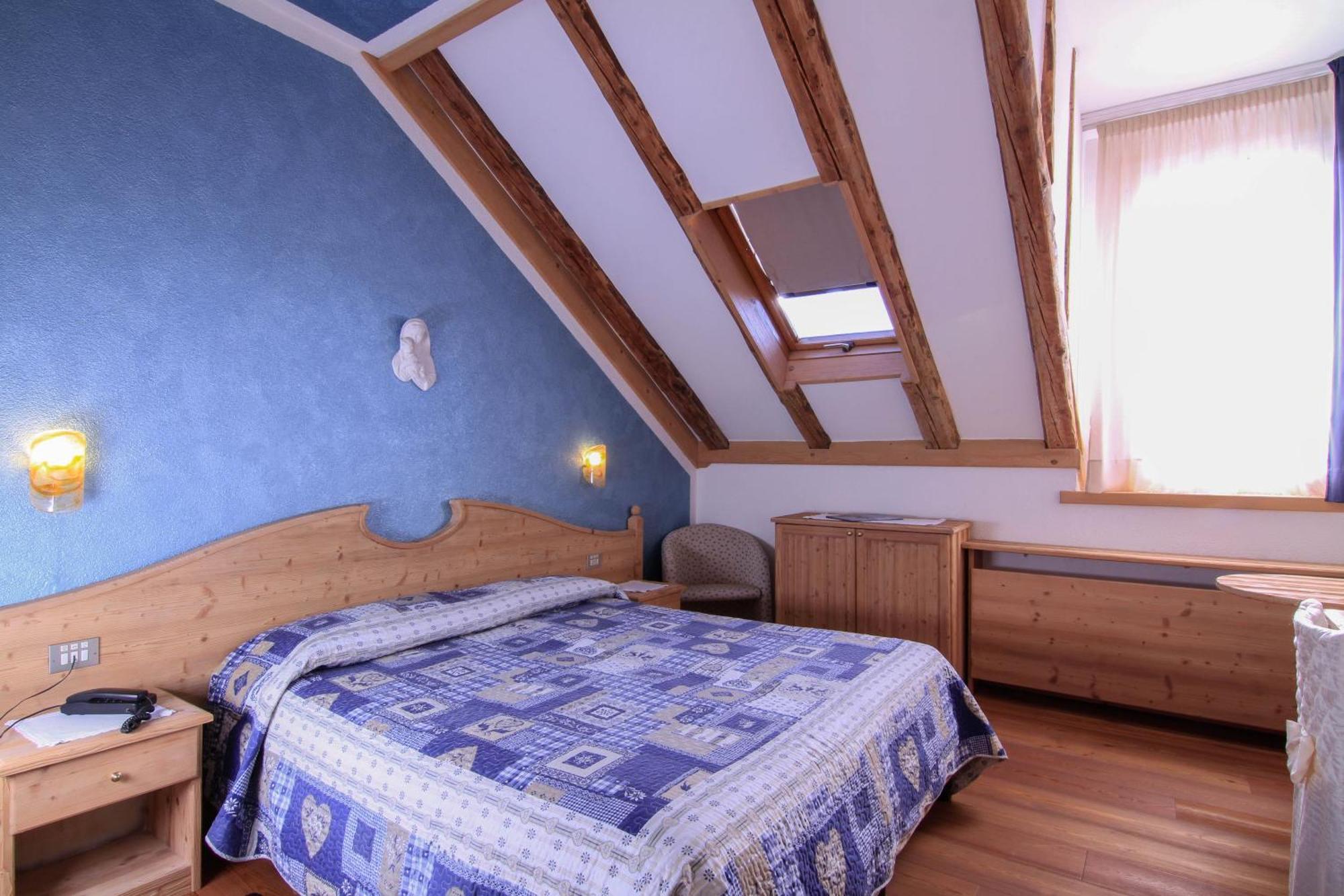 G. Hotel Des Alpes 圣马蒂诺-迪卡斯特罗扎 外观 照片