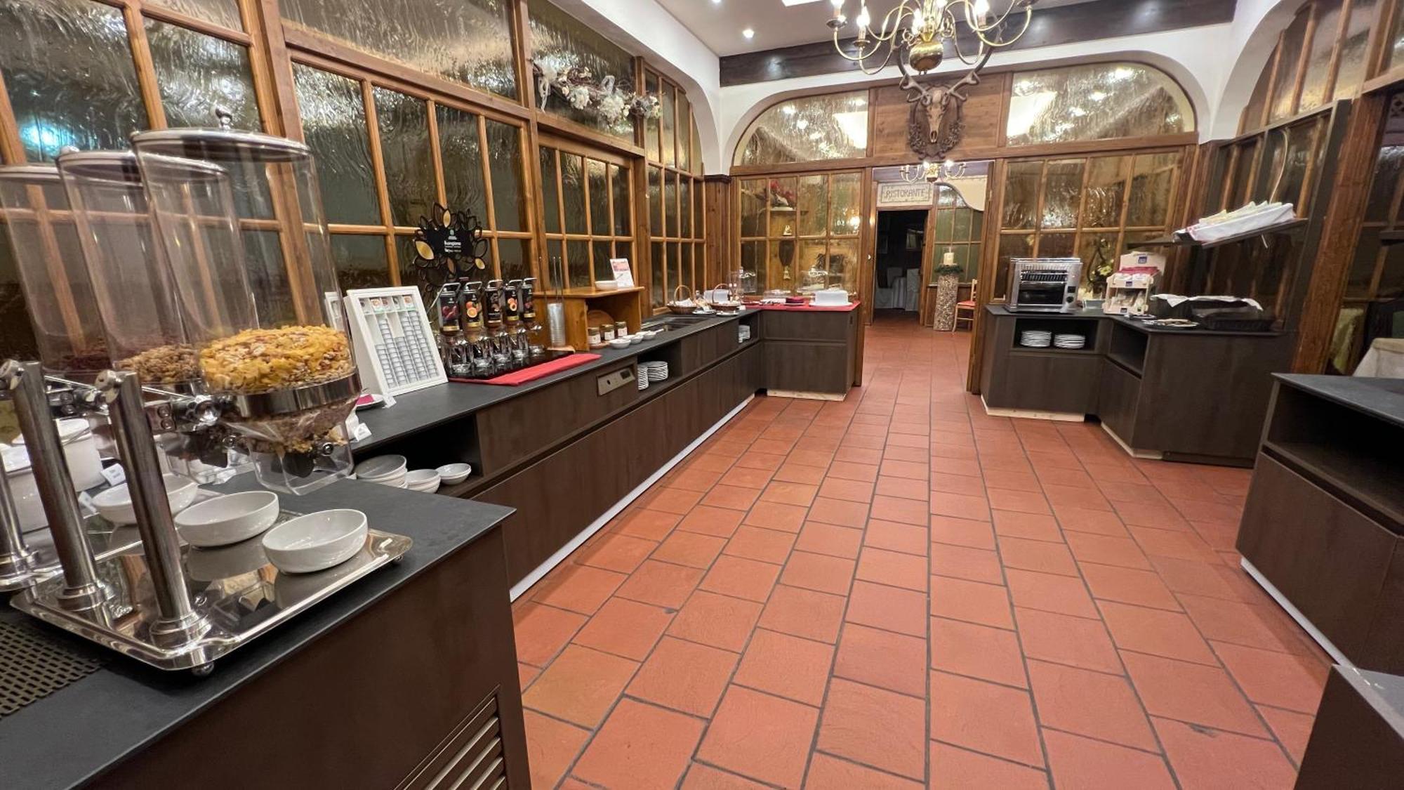 G. Hotel Des Alpes 圣马蒂诺-迪卡斯特罗扎 外观 照片